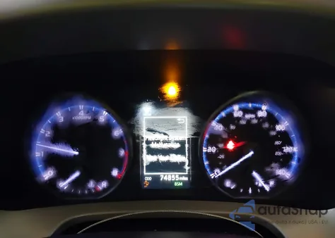 2018 Toyota Rav4 Xle z USA, uszkodzony, nr VIN 2T3RFREV0JW752809